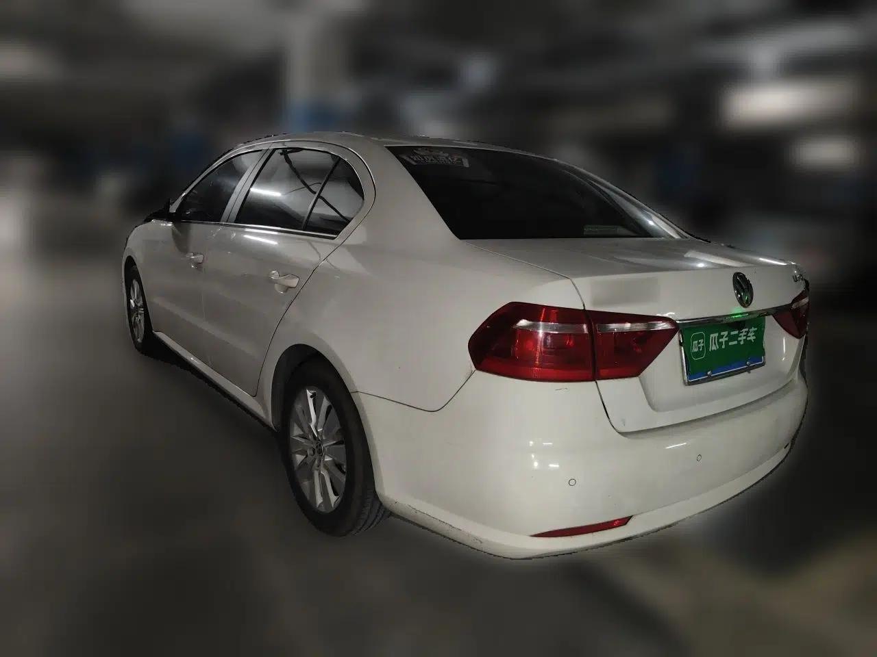 Volkswagen Lavida 2013 Restyled Classic 1.6L Automatic Comfort Edition — миниатюра 4
