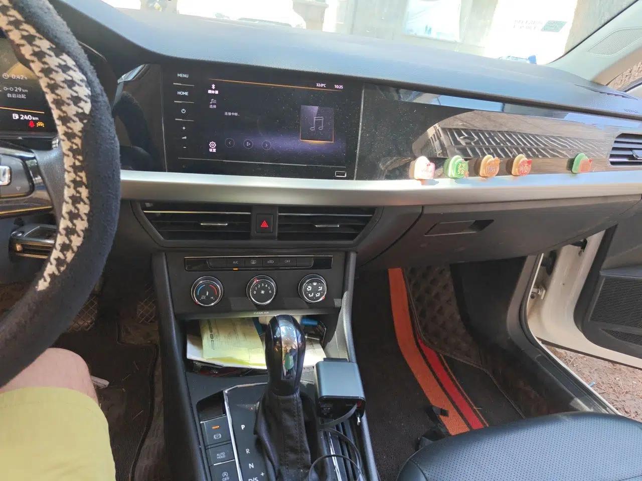 Volkswagen Lavida 2022 1.5L Automatic Comfort Edition — миниатюра 13