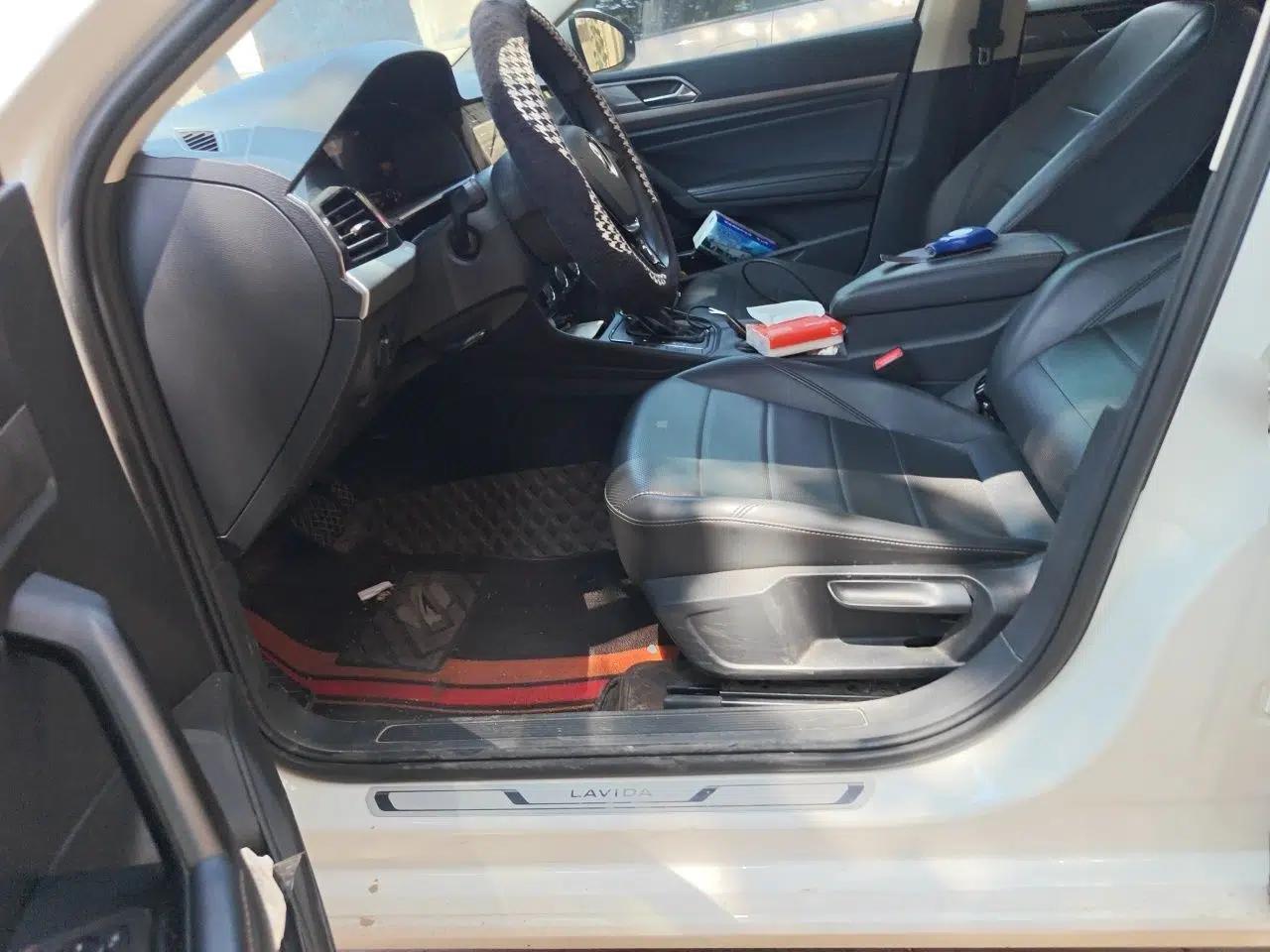 Volkswagen Lavida 2022 1.5L Automatic Comfort Edition — миниатюра 15