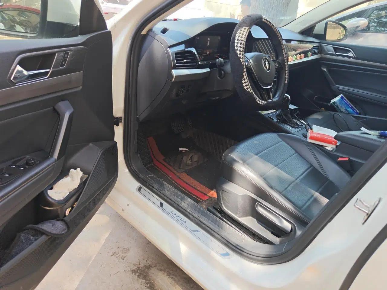 Volkswagen Lavida 2022 1.5L Automatic Comfort Edition — миниатюра 16