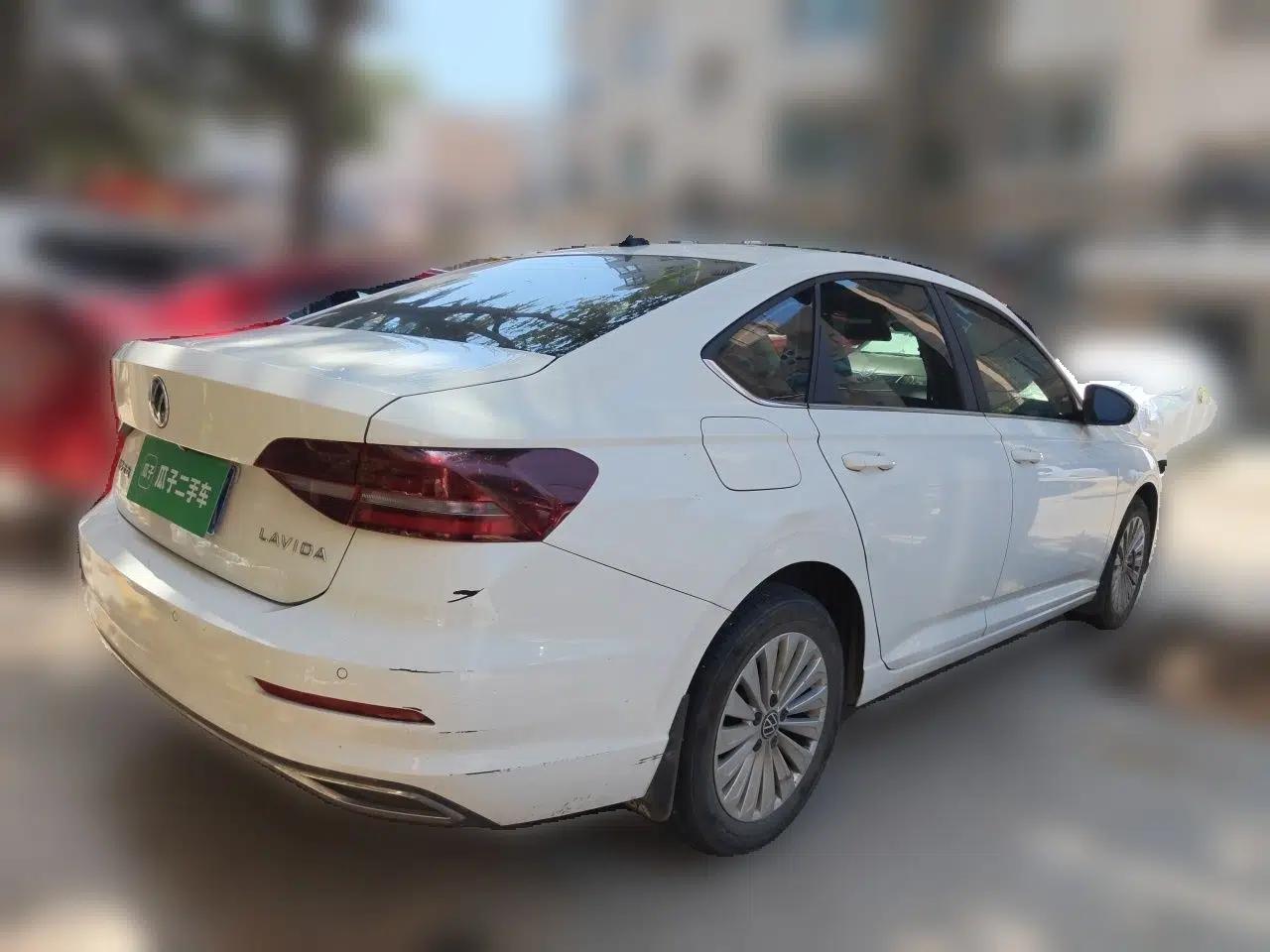 Volkswagen Lavida 2022 1.5L Automatic Comfort Edition — миниатюра 6