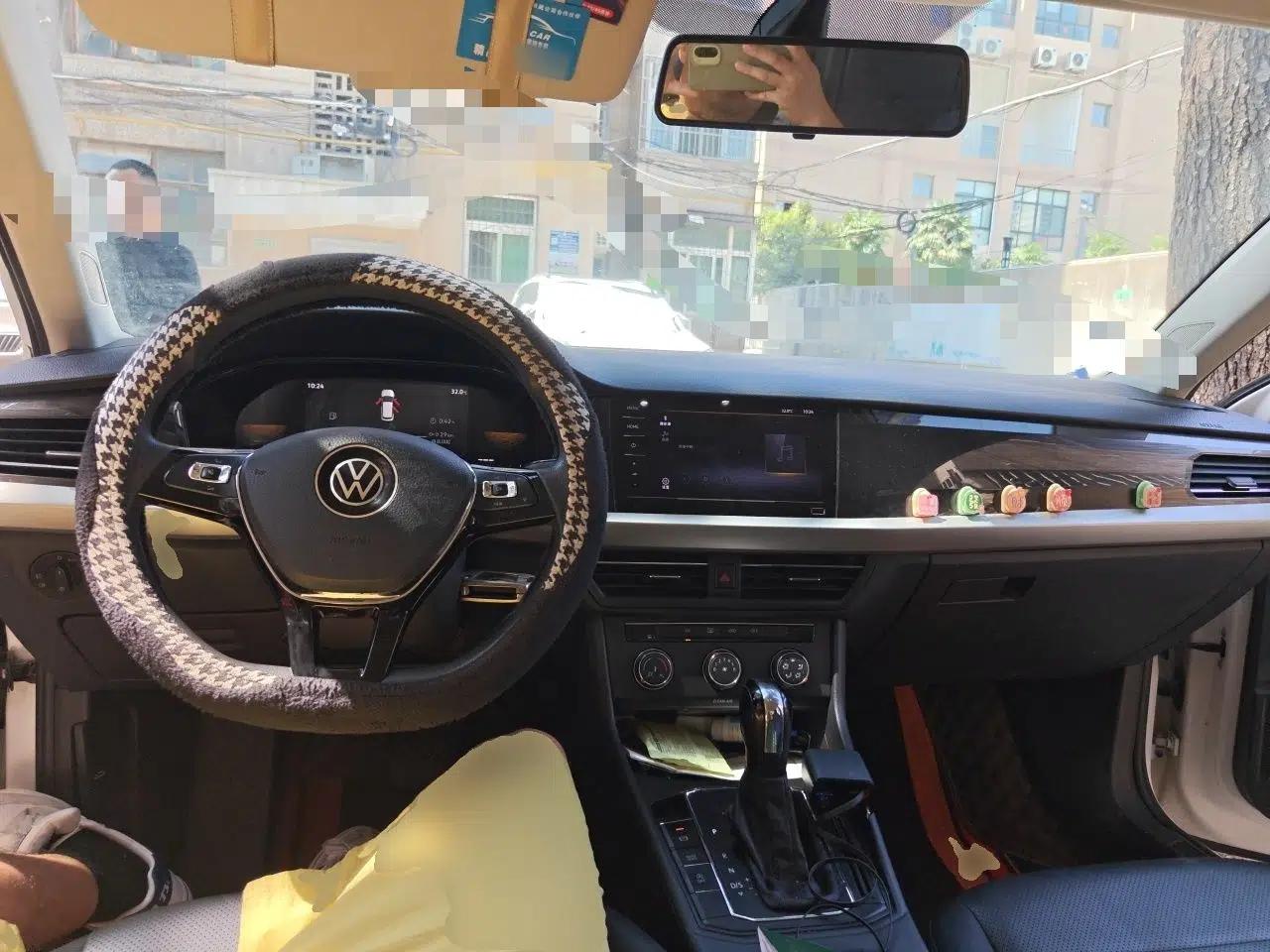 Volkswagen Lavida 2022 1.5L Automatic Comfort Edition — миниатюра 9
