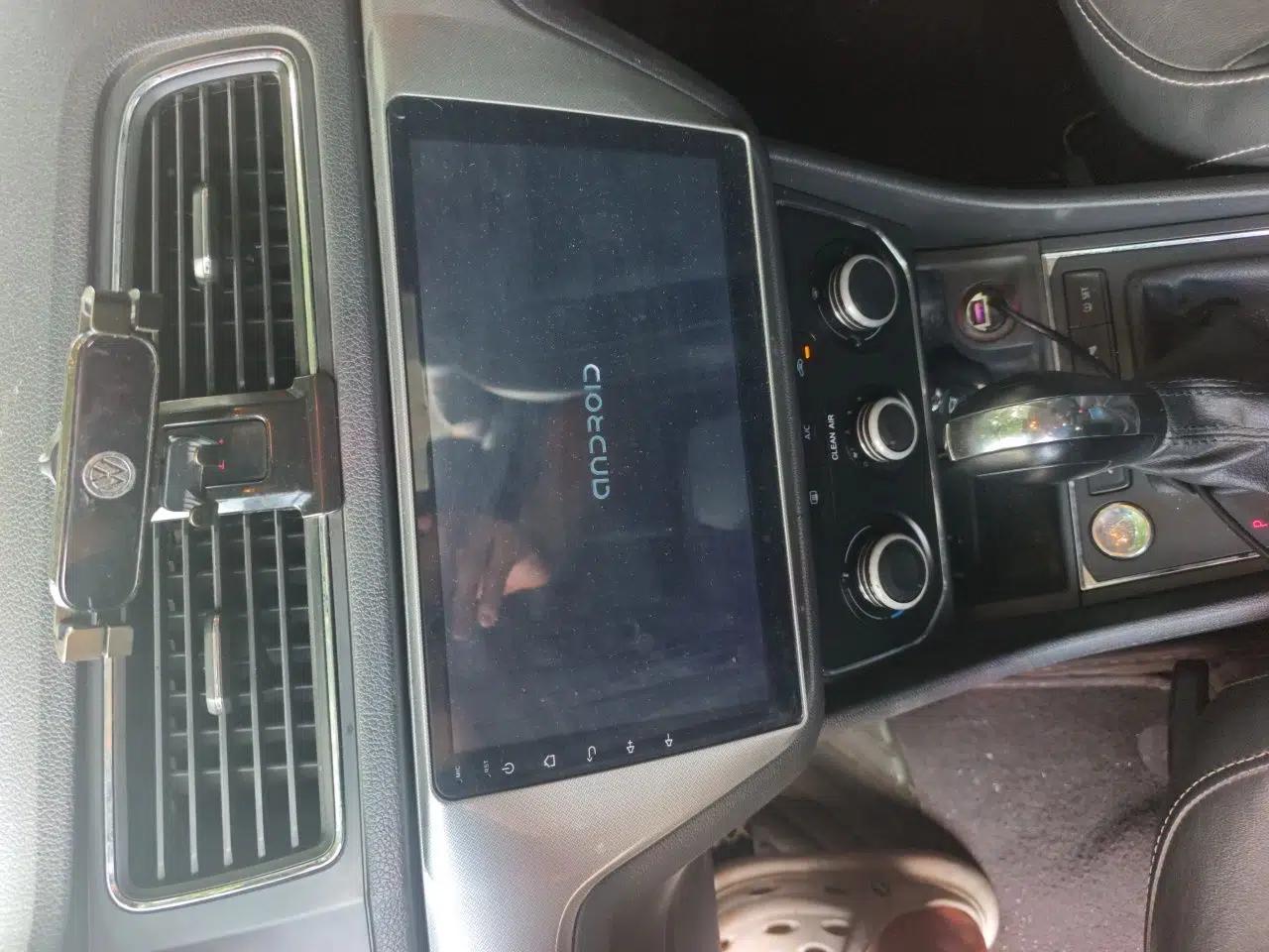 Volkswagen Lavida 2017 1.6L Automatic Comfort Edition — миниатюра 13