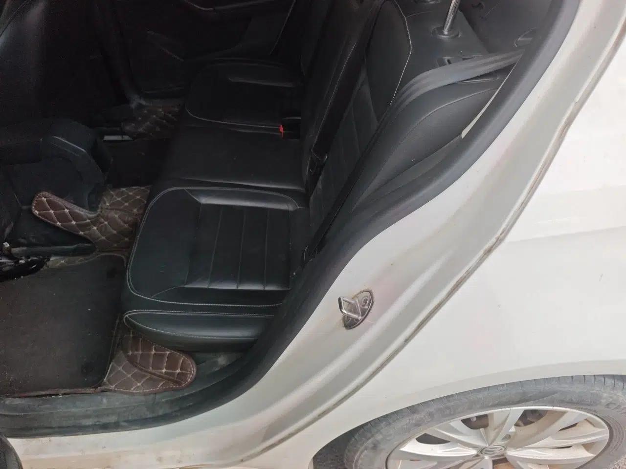Volkswagen Lavida 2017 1.6L Automatic Comfort Edition — миниатюра 17