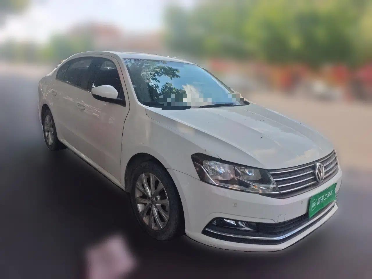 Volkswagen Lavida 2017 1.6L Automatic Comfort Edition — миниатюра 3