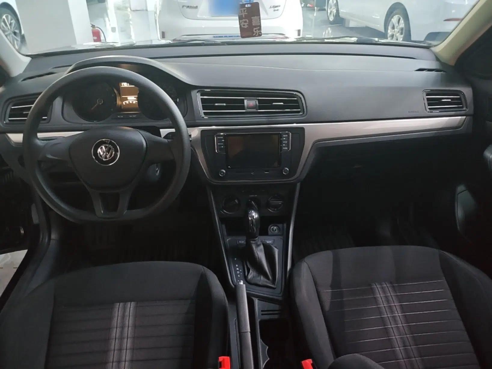 Volkswagen Lavida 2019 Lavida Start 1.5L Automatic Trendy Version China VI Standard — миниатюра 12