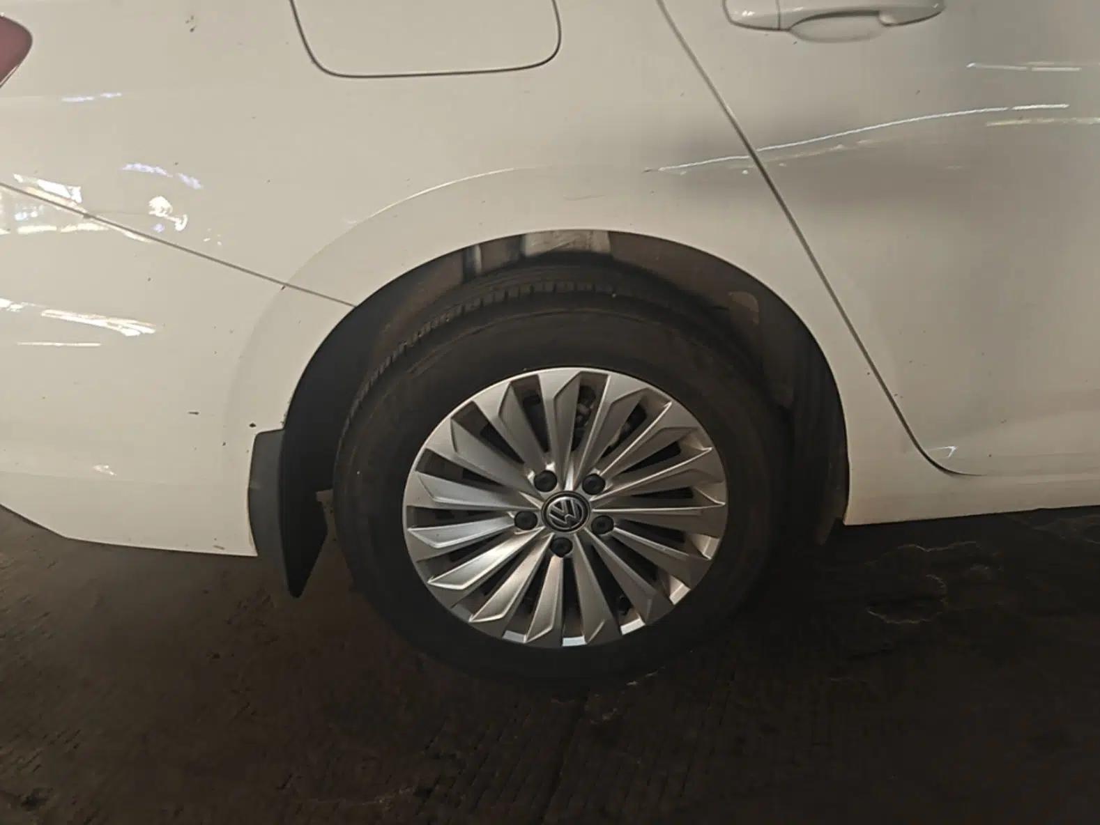 Volkswagen Lavida 2019 1.5L Automatic Comfort Edition China VI Standard — миниатюра 11