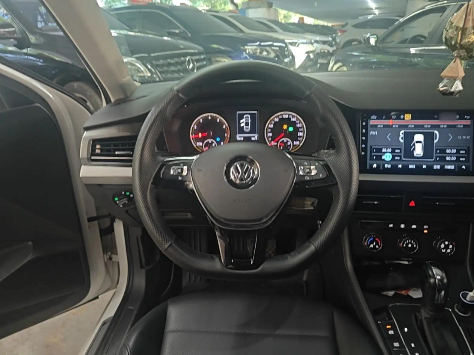 Volkswagen Lavida 2019 1.5L Automatic Comfort Edition China VI Standard — миниатюра 13
