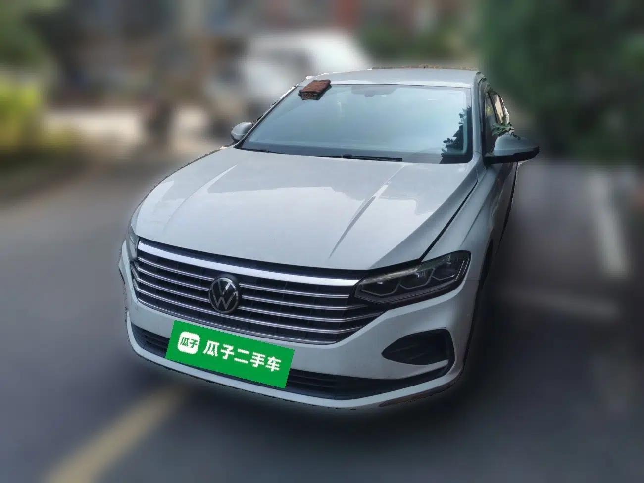 Volkswagen Lavida 2023 Revised 1.5L Automatic DeYi Edition — миниатюра 1