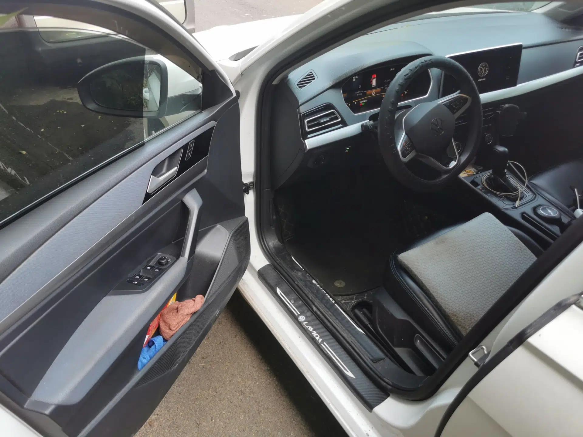 Volkswagen Lavida 2023 Revised 1.5L Automatic DeYi Edition — миниатюра 16
