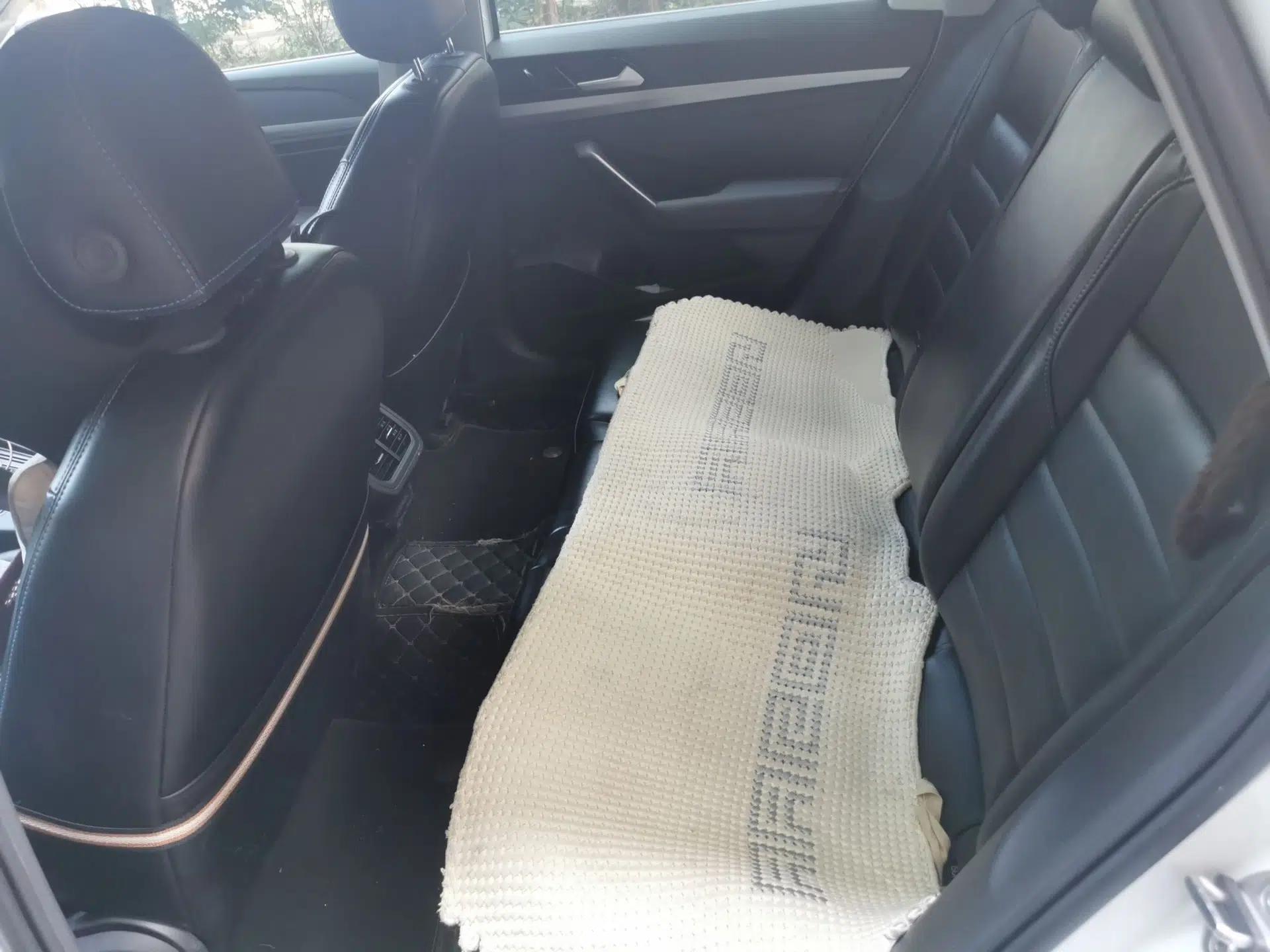 Volkswagen Lavida 2023 Revised 1.5L Automatic DeYi Edition — миниатюра 17