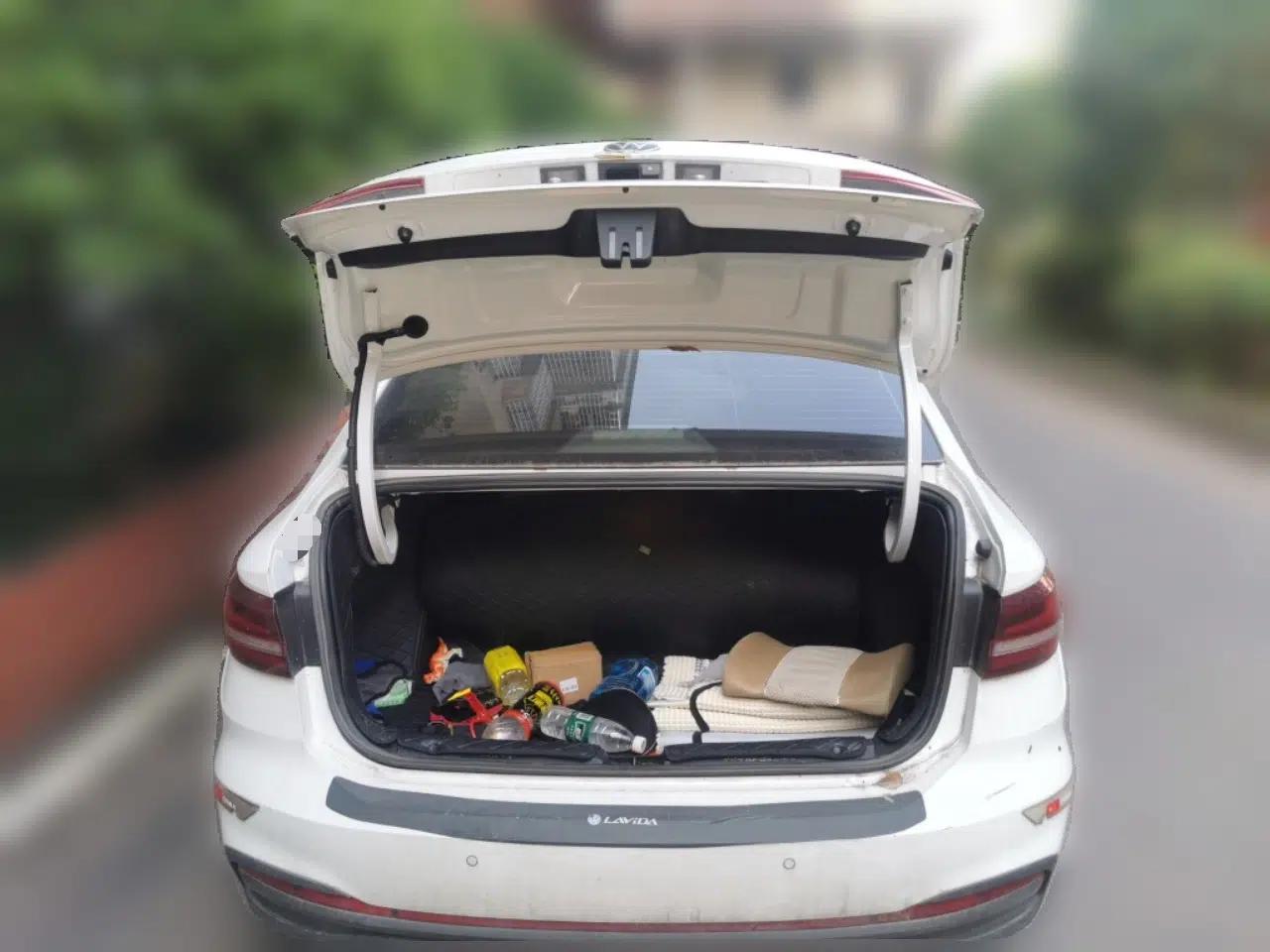 Volkswagen Lavida 2023 Revised 1.5L Automatic DeYi Edition — миниатюра 19