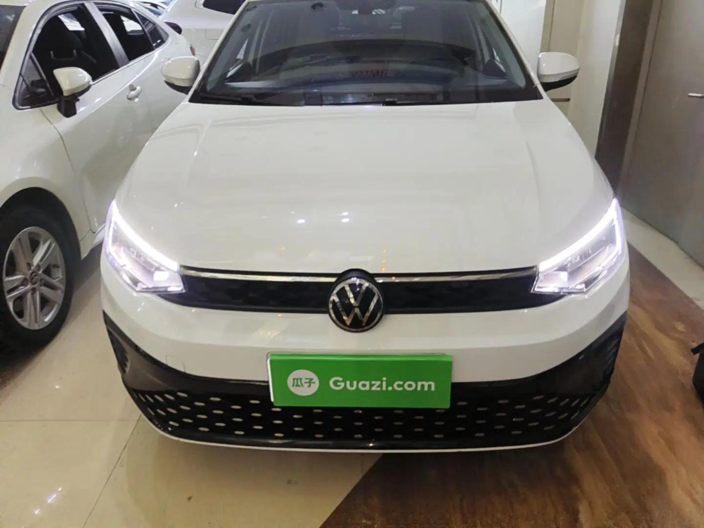 Volkswagen Lavida 2023 New Rui 1.5L Automatic New Yi Edition — миниатюра 2