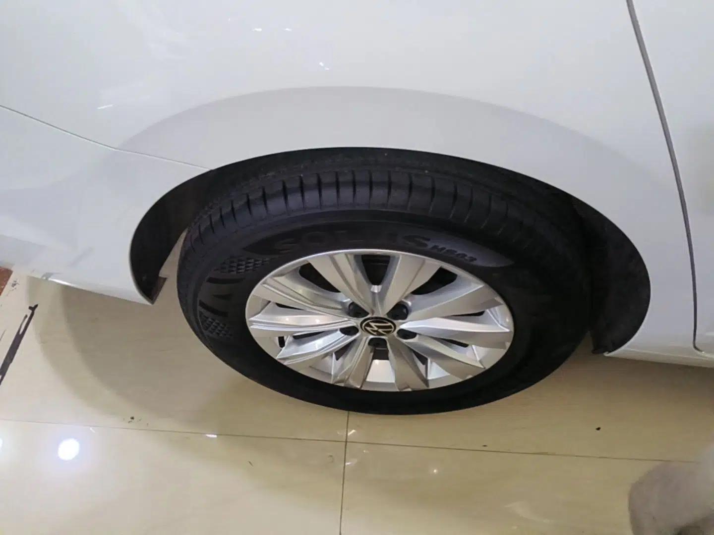Volkswagen Lavida 2023 New Rui 1.5L Automatic New Yi Edition — миниатюра 11