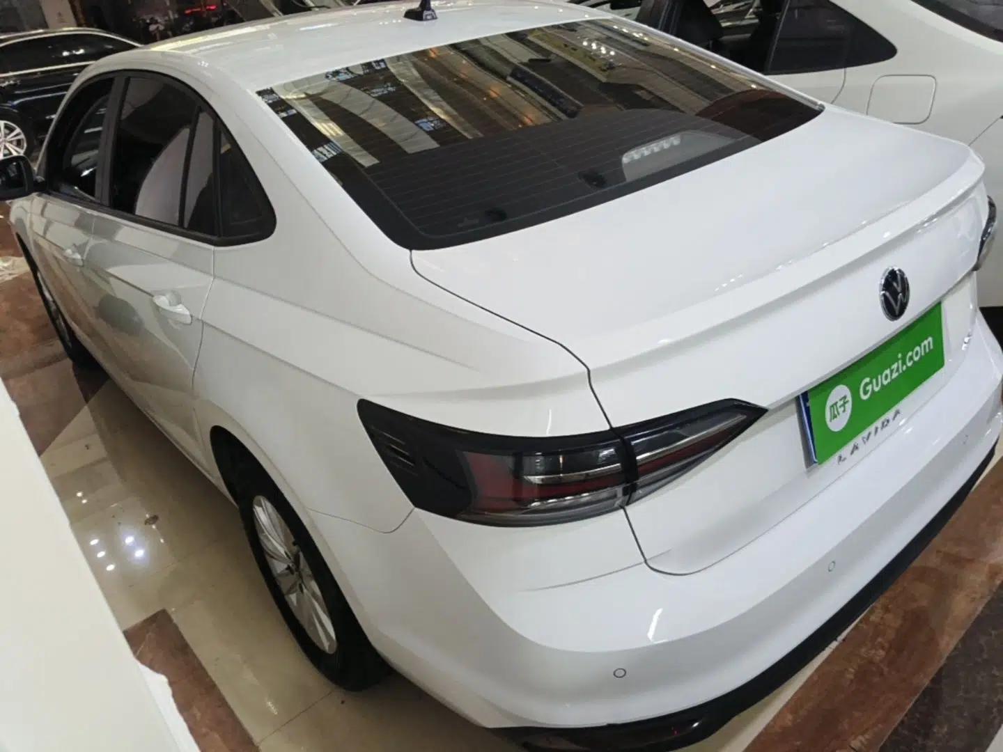 Volkswagen Lavida 2023 New Rui 1.5L Automatic New Yi Edition — миниатюра 4