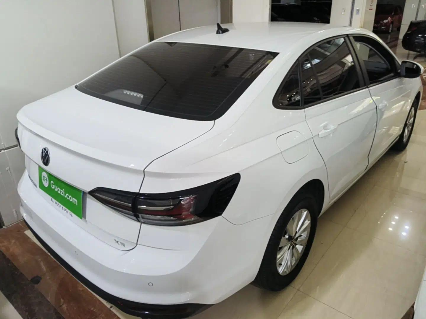 Volkswagen Lavida 2023 New Rui 1.5L Automatic New Yi Edition — миниатюра 6
