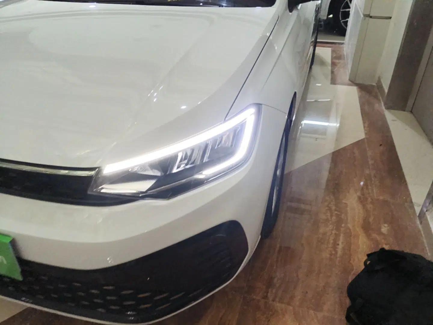 Volkswagen Lavida 2023 New Rui 1.5L Automatic New Yi Edition — миниатюра 8