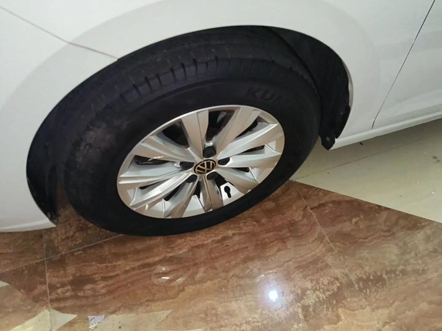 Volkswagen Lavida 2023 New Rui 1.5L Automatic New Yi Edition — миниатюра 10