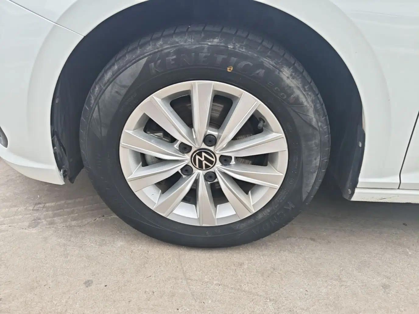 Volkswagen Lavida 2023 1.5L Automatic De Yi Edition — миниатюра 15