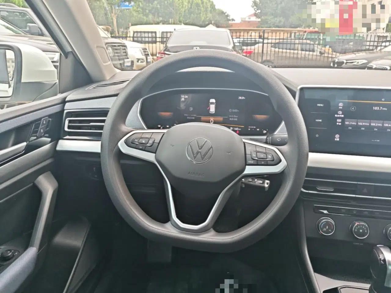 Volkswagen Lavida 2023 1.5L Automatic De Yi Edition — миниатюра 18