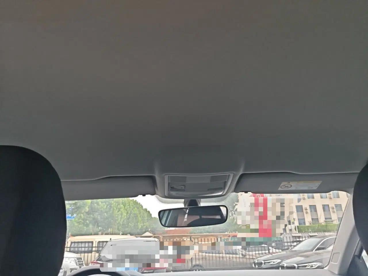 Volkswagen Lavida 2023 1.5L Automatic De Yi Edition — миниатюра 26