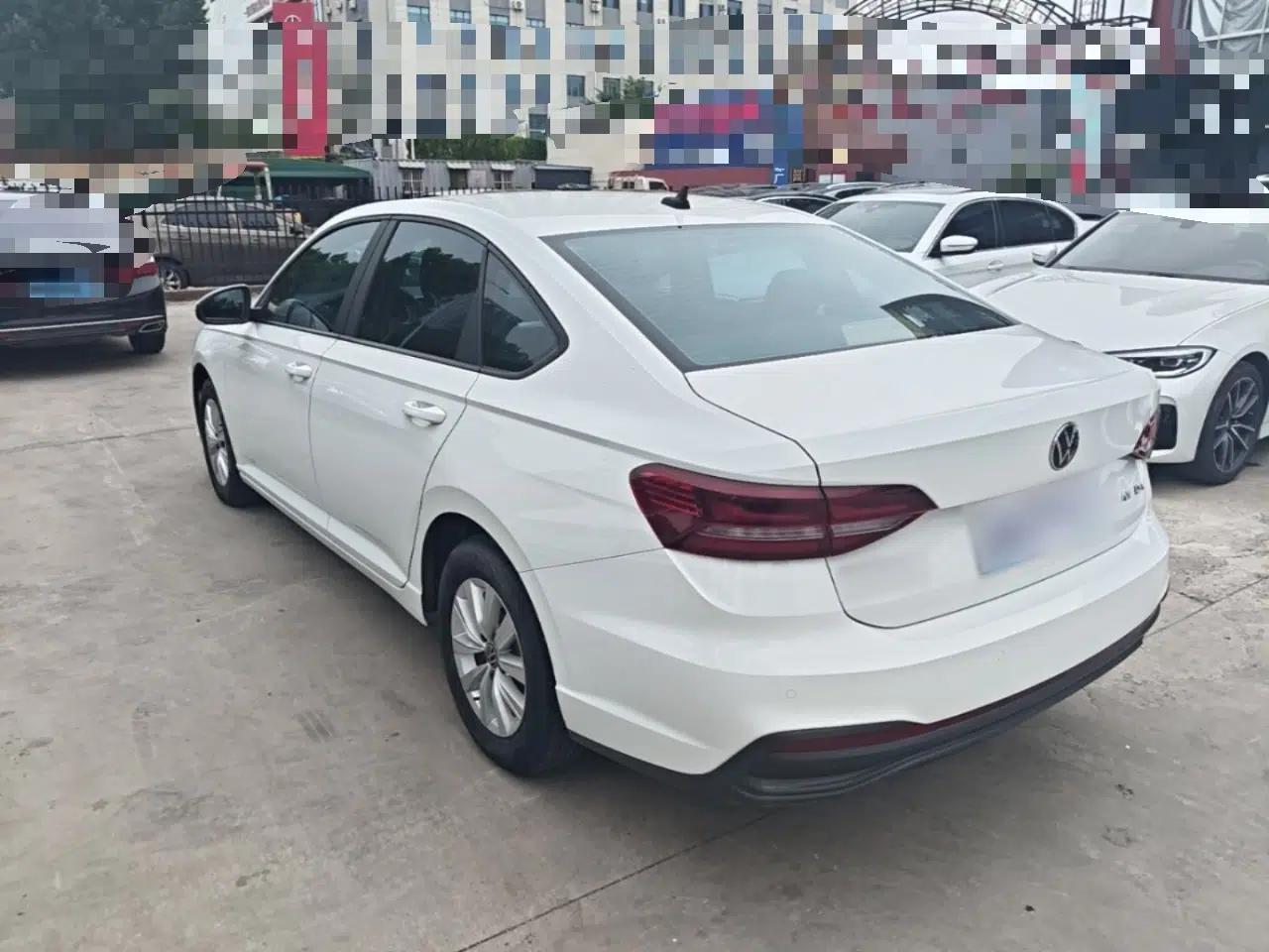 Volkswagen Lavida 2023 1.5L Automatic De Yi Edition — миниатюра 4