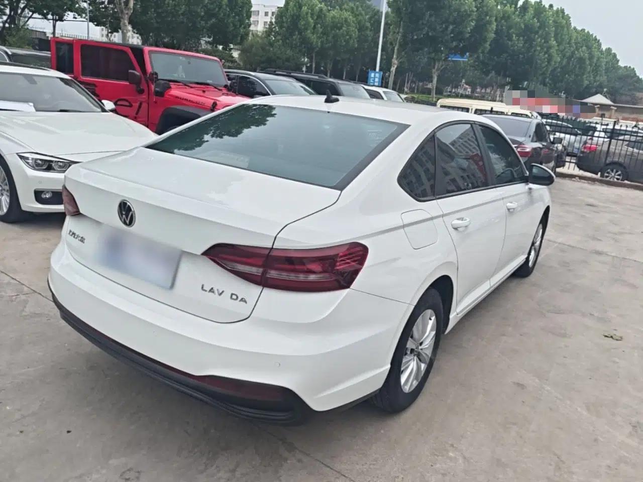 Volkswagen Lavida 2023 1.5L Automatic De Yi Edition — миниатюра 6