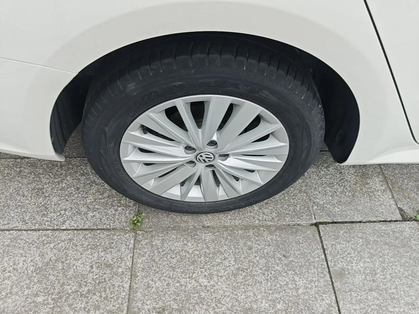 Volkswagen Lavida 2019 Lavida Start 1.5L Automatic Comfort Edition China VI Standard — миниатюра 11