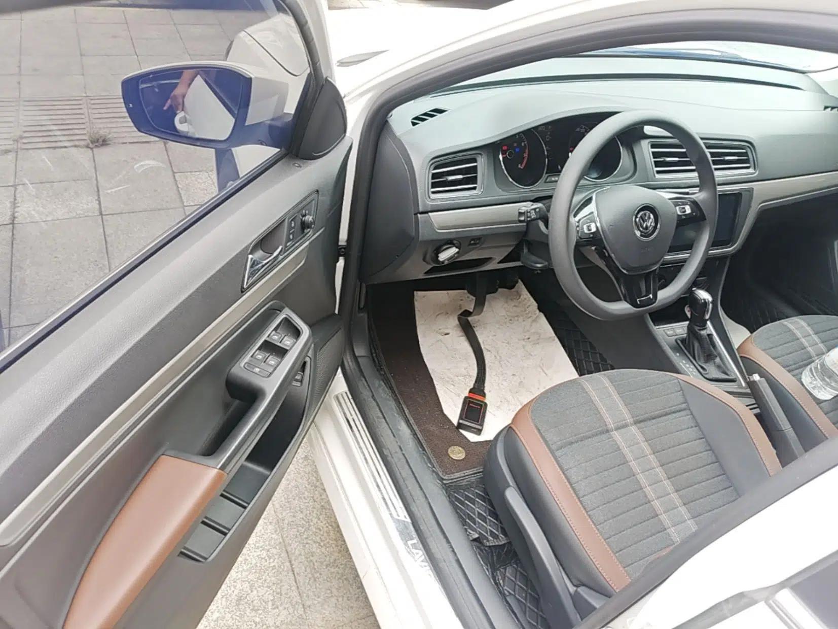 Volkswagen Lavida 2019 Lavida Start 1.5L Automatic Comfort Edition China VI Standard — миниатюра 18