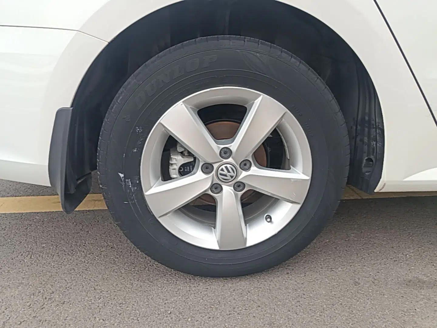 Volkswagen Lavida 2019 Lavida Start 1.5L Automatic Trendy Version China VI Standard — миниатюра 11