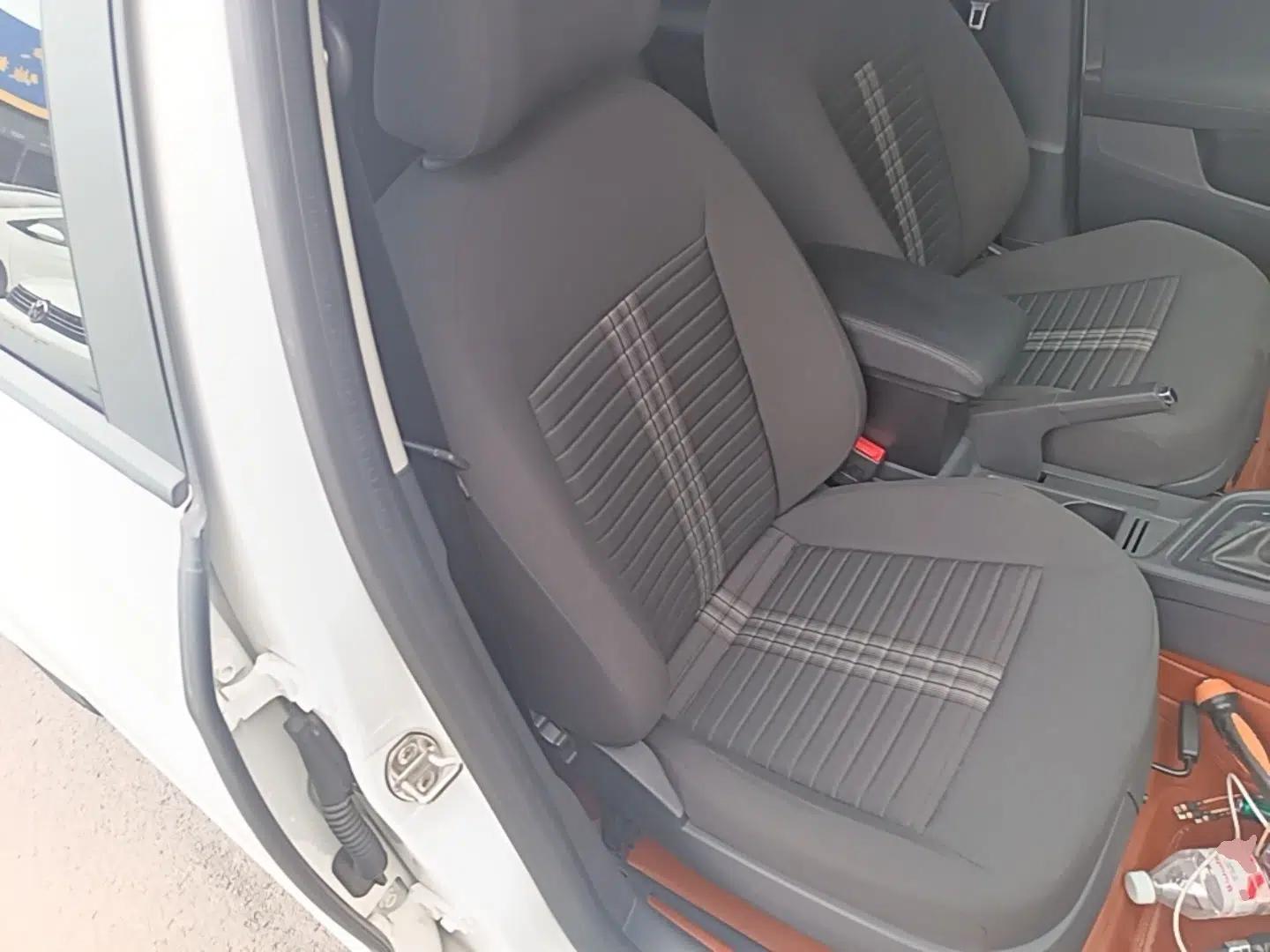 Volkswagen Lavida 2019 Lavida Start 1.5L Automatic Trendy Version China VI Standard — миниатюра 19