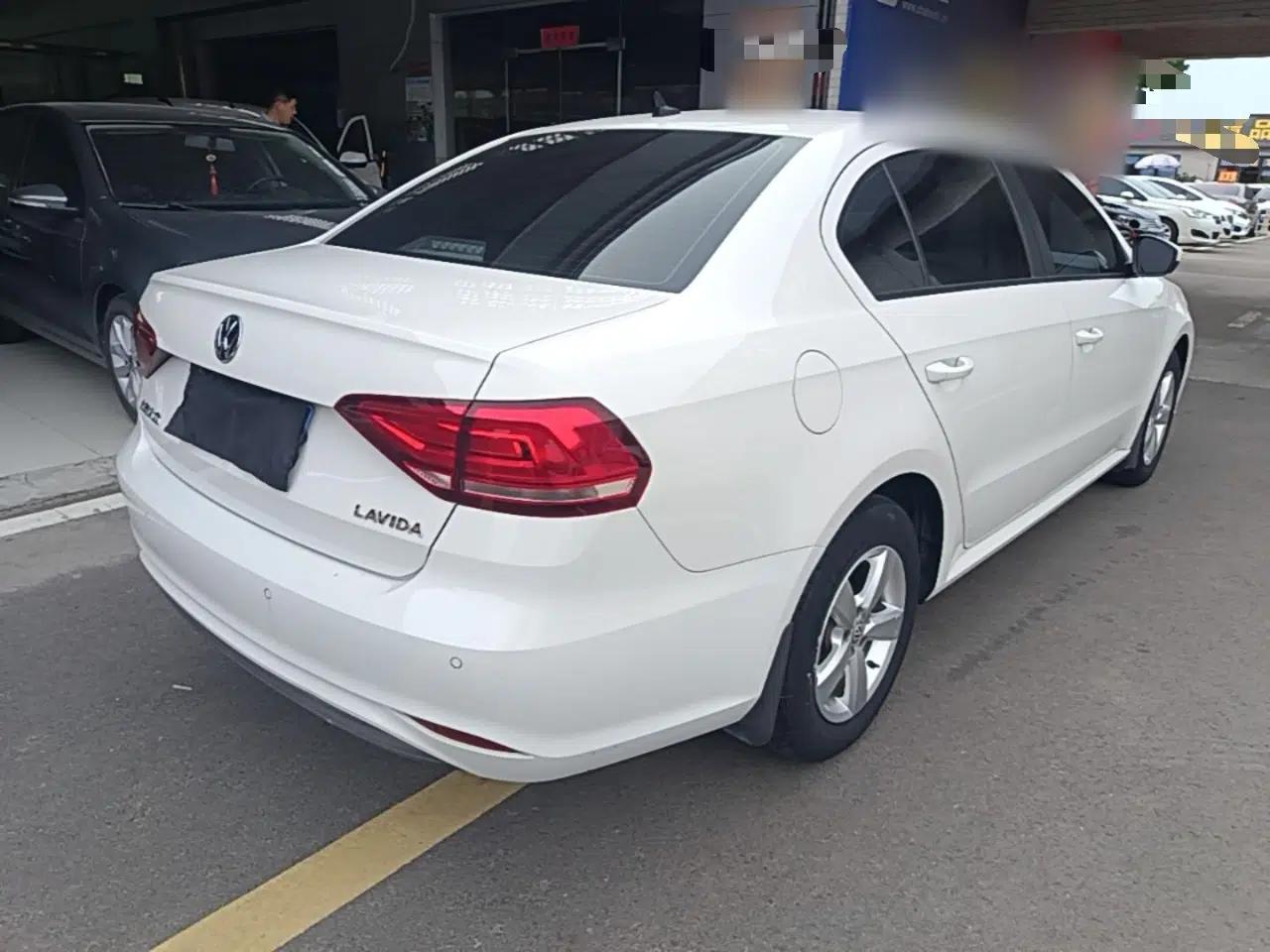 Volkswagen Lavida 2019 Lavida Start 1.5L Automatic Trendy Version China VI Standard — миниатюра 6