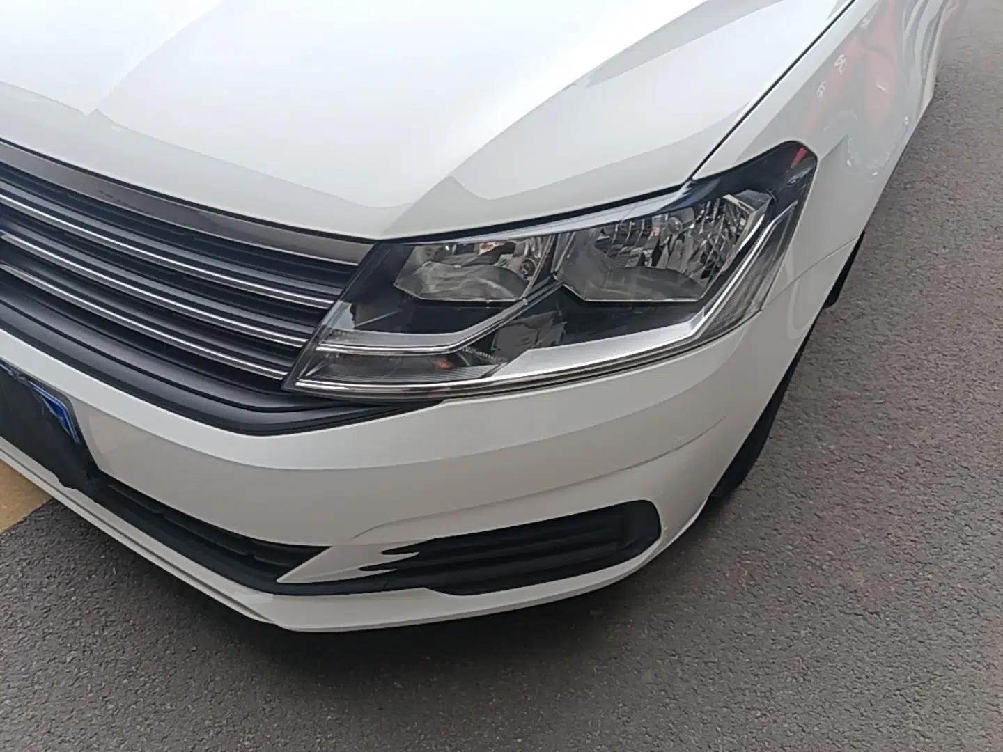 Volkswagen Lavida 2019 Lavida Start 1.5L Automatic Trendy Version China VI Standard — миниатюра 8