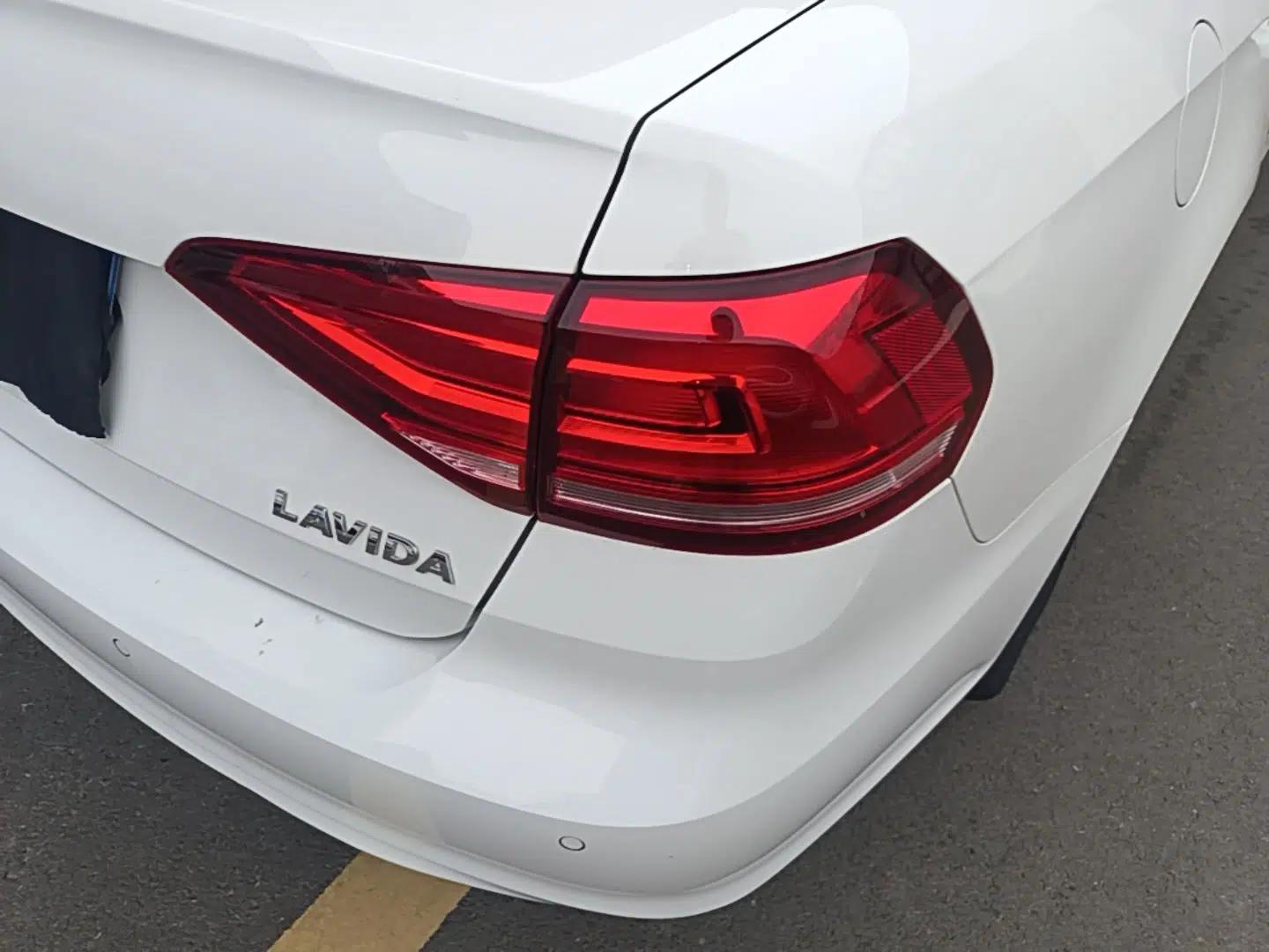 Volkswagen Lavida 2019 Lavida Start 1.5L Automatic Trendy Version China VI Standard — миниатюра 9