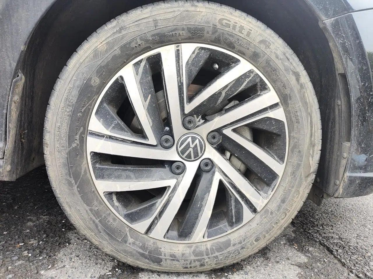 Volkswagen Lavida 2023 300TSI DSG Starry Full-Comfort Edition — миниатюра 8