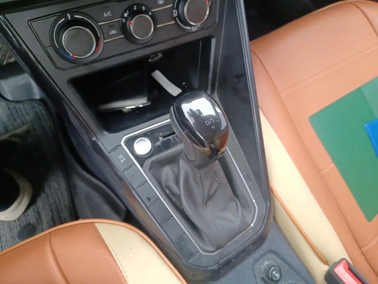Volkswagen Lavida 2023 New Sharp 1.5L Automatic New Wish Edition — миниатюра 11