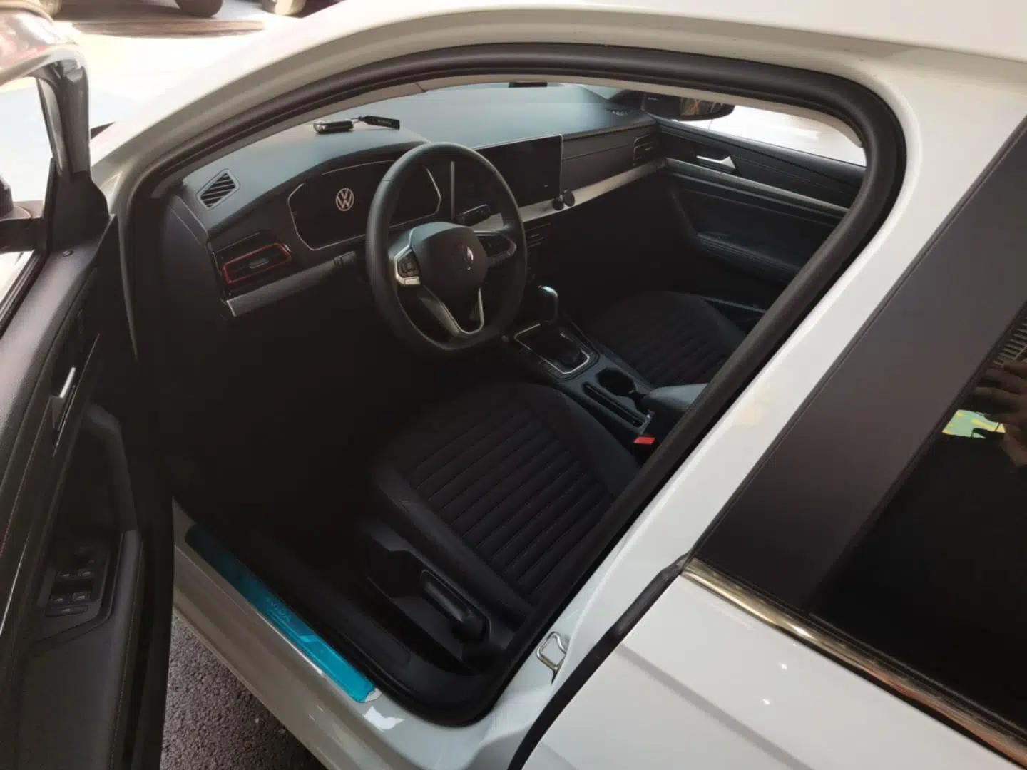 Volkswagen Lavida 2023 300TSI DSG Starry Full-Comfort Edition — миниатюра 17