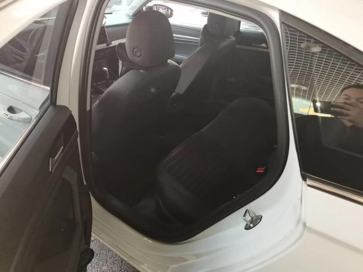Volkswagen Lavida 2023 300TSI DSG Starry Full-Comfort Edition — миниатюра 20