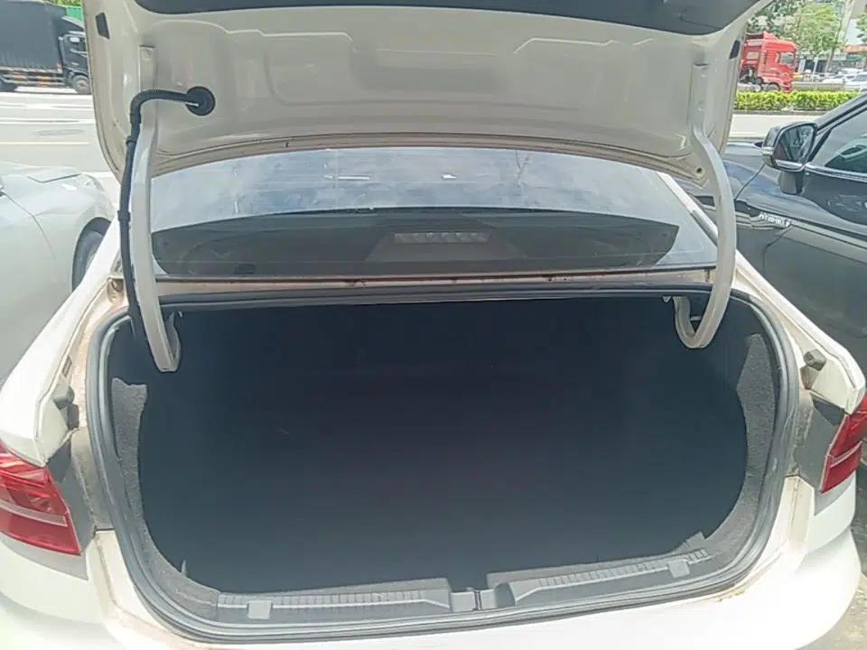 Volkswagen Lavida 2021 280TSI DSG Comfort Edition — миниатюра 27