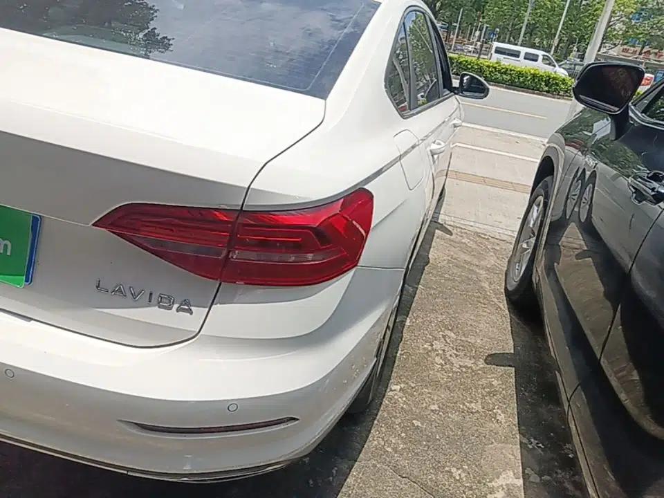 Volkswagen Lavida 2021 280TSI DSG Comfort Edition — миниатюра 9