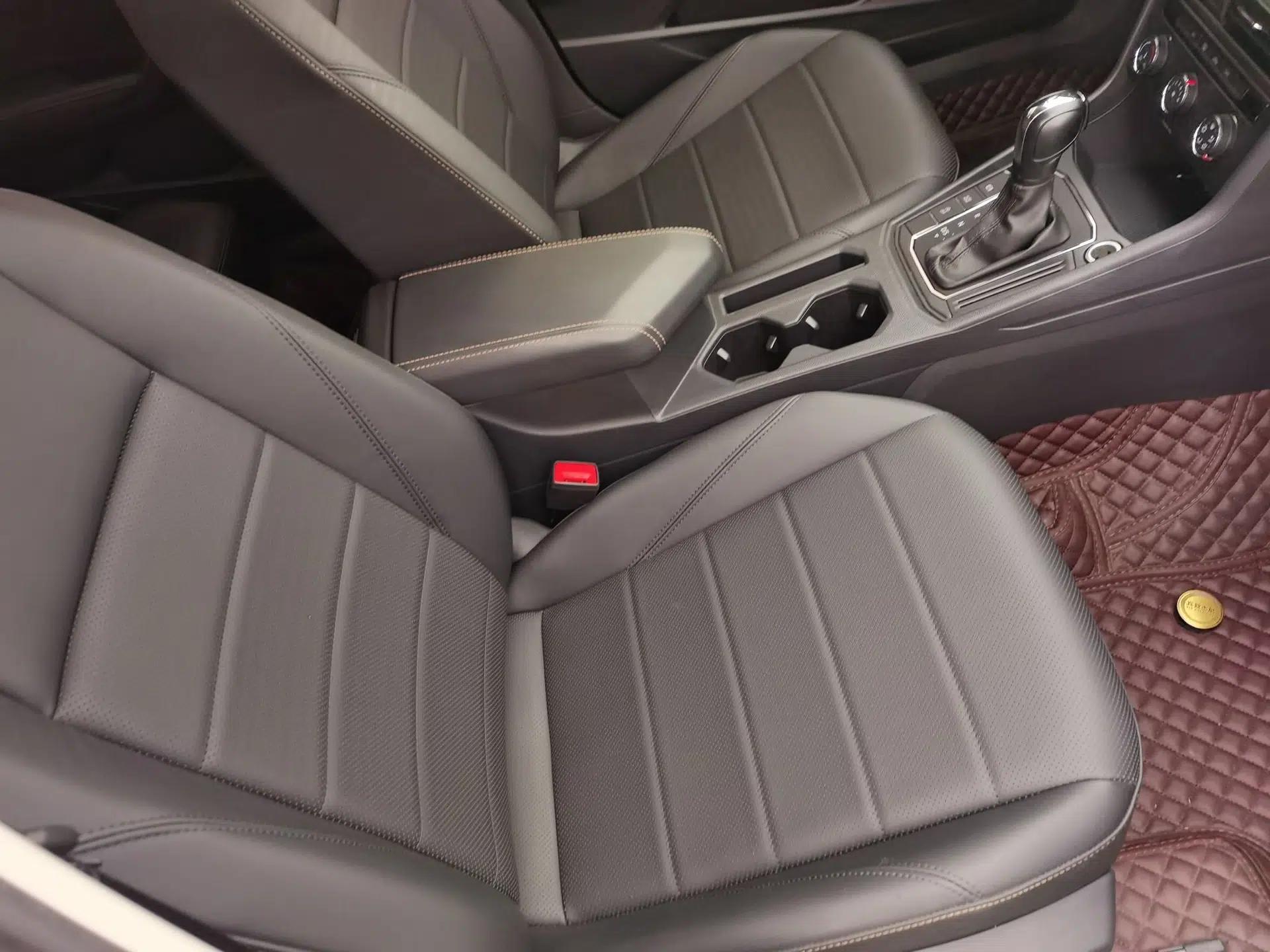 Volkswagen Lavida 2021 1.5L Automatic Comfort Edition — миниатюра 11