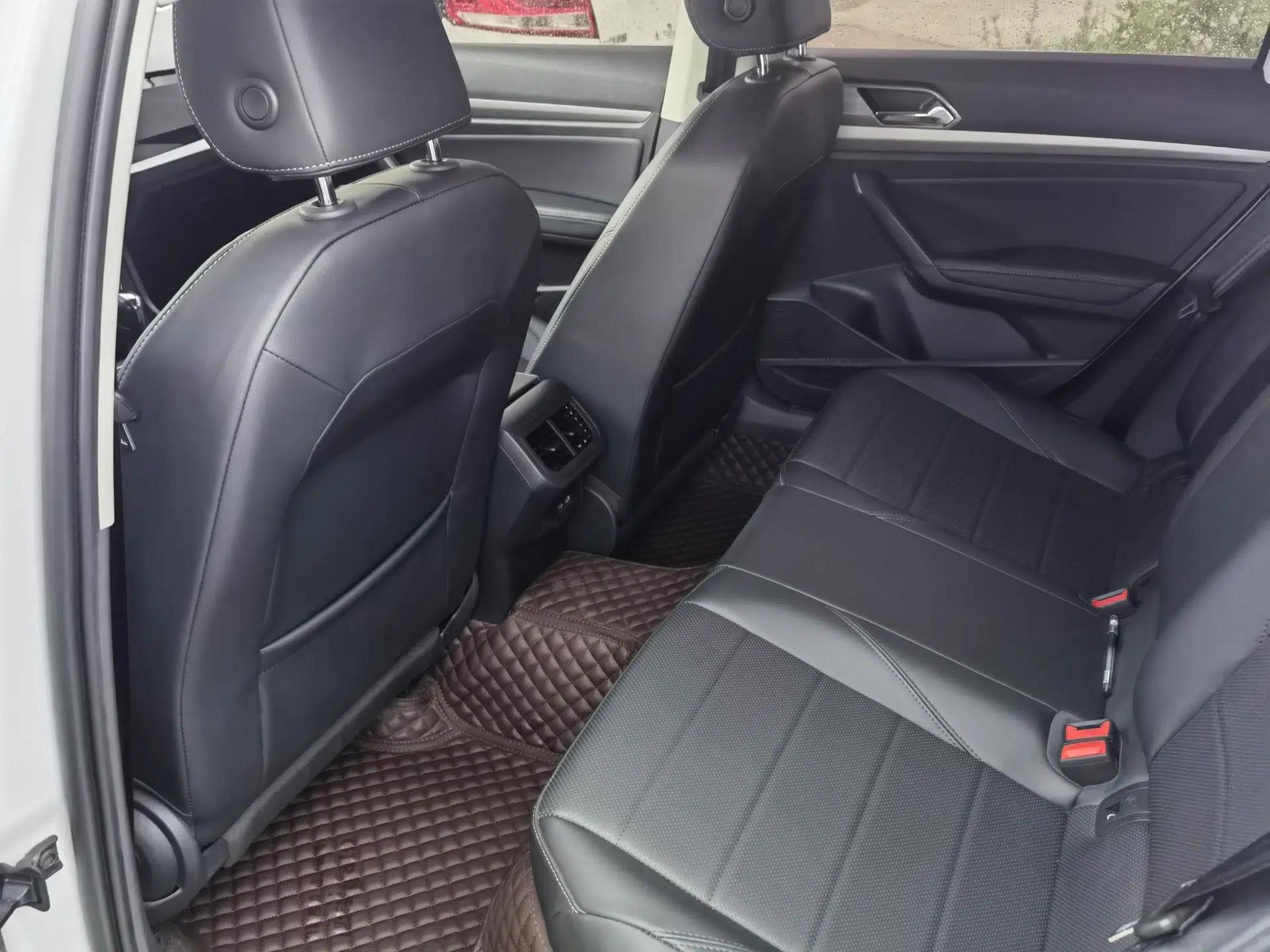 Volkswagen Lavida 2021 1.5L Automatic Comfort Edition — миниатюра 15