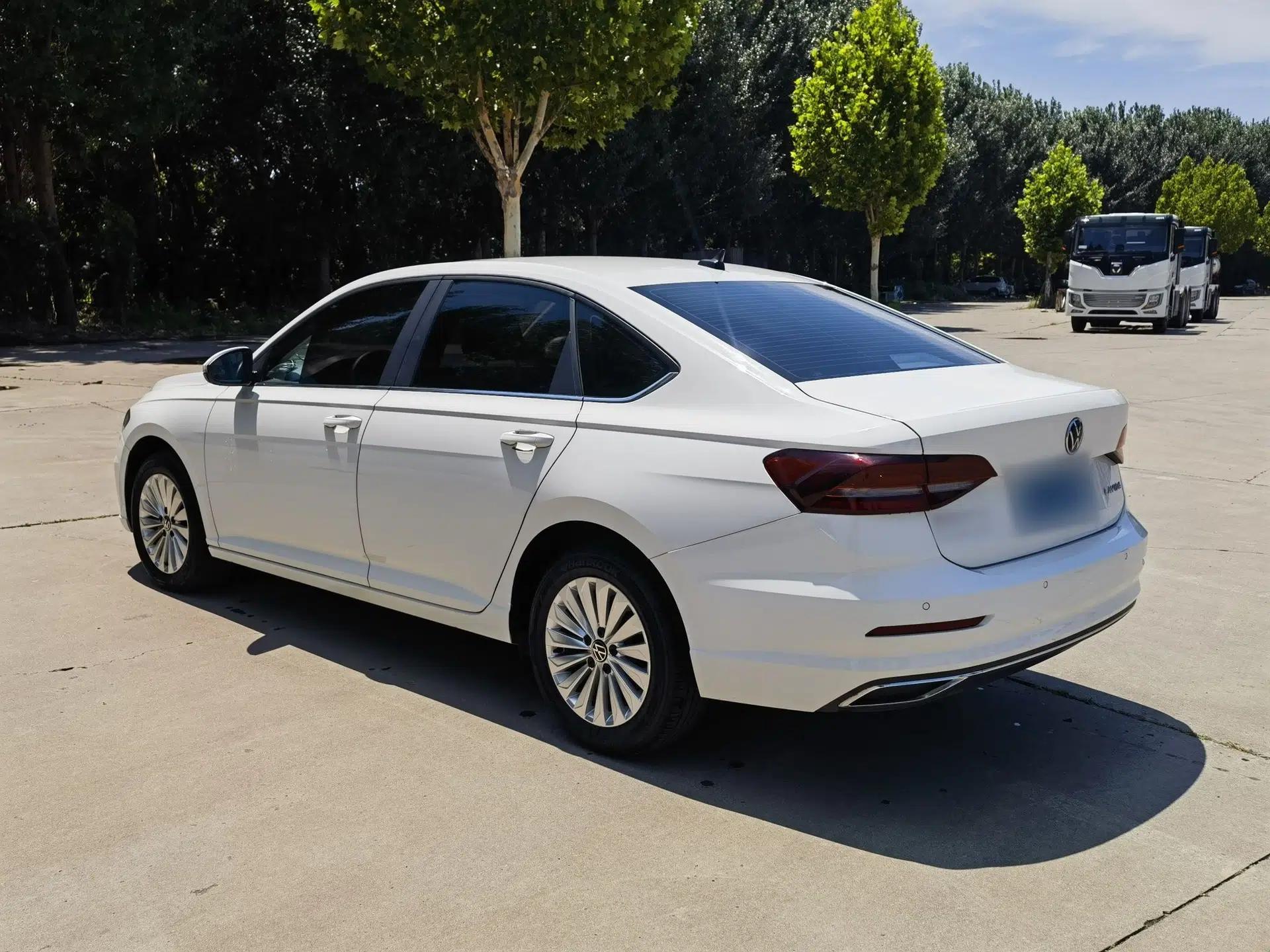 Volkswagen Lavida 2021 1.5L Automatic Comfort Edition — миниатюра 3