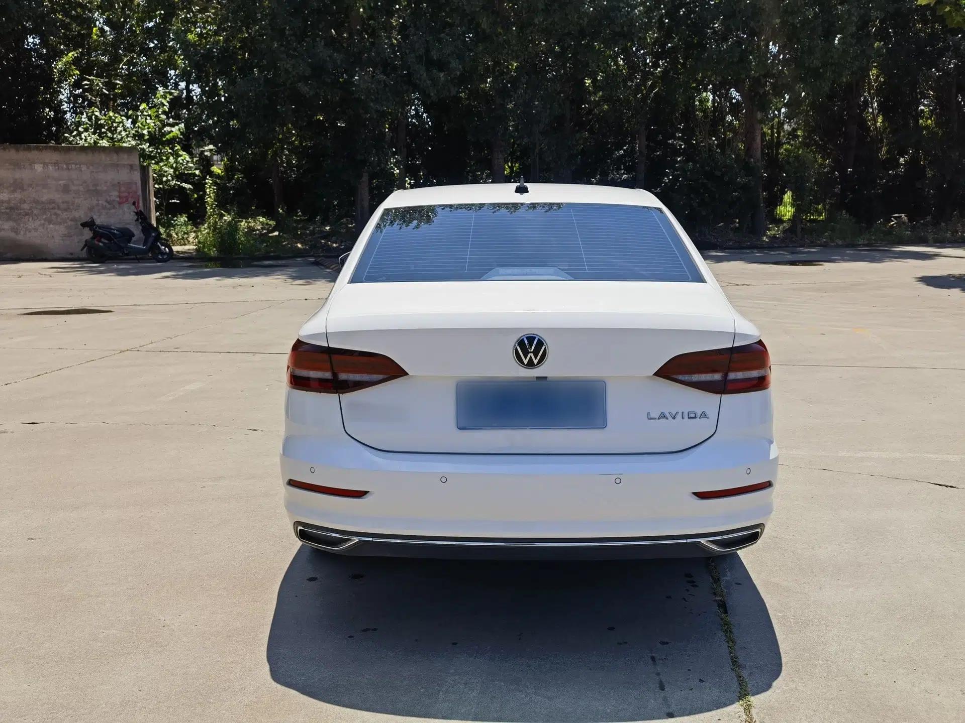 Volkswagen Lavida 2021 1.5L Automatic Comfort Edition — миниатюра 4