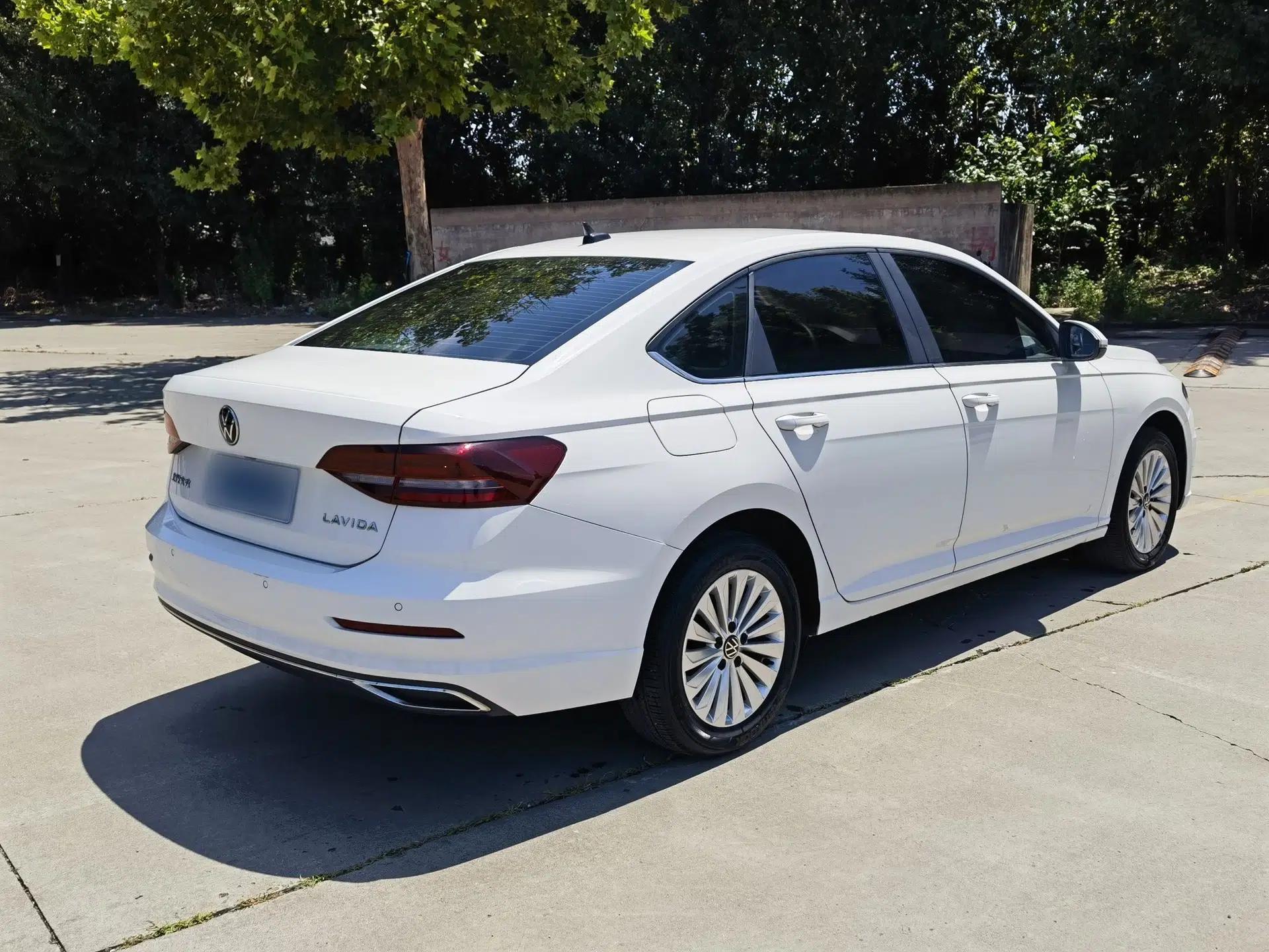 Volkswagen Lavida 2021 1.5L Automatic Comfort Edition — миниатюра 5