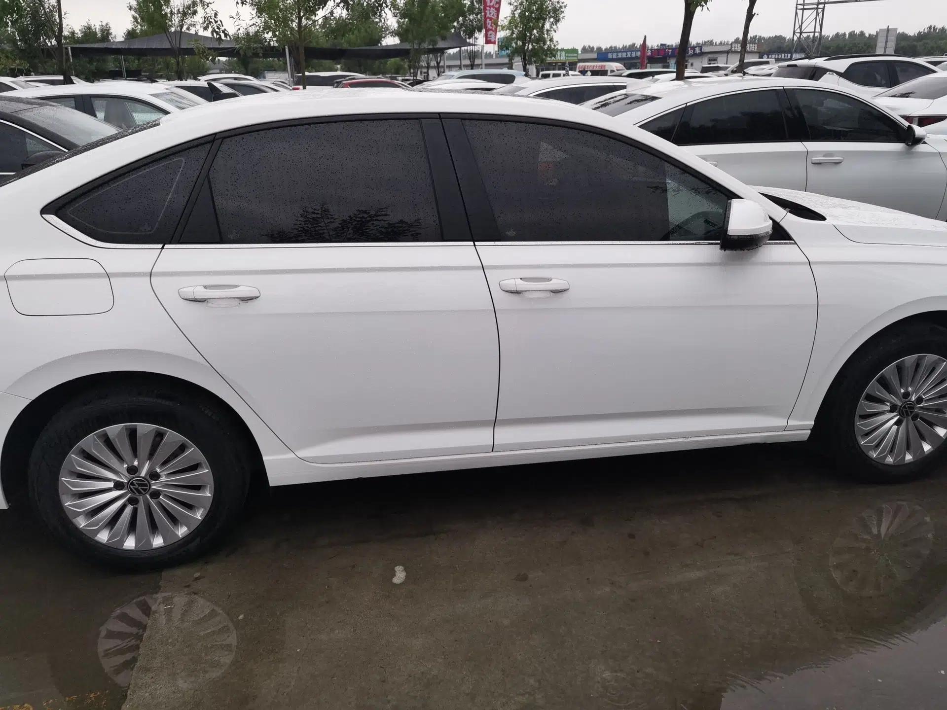 Volkswagen Lavida 2021 1.5L Automatic Comfort Edition — миниатюра 6