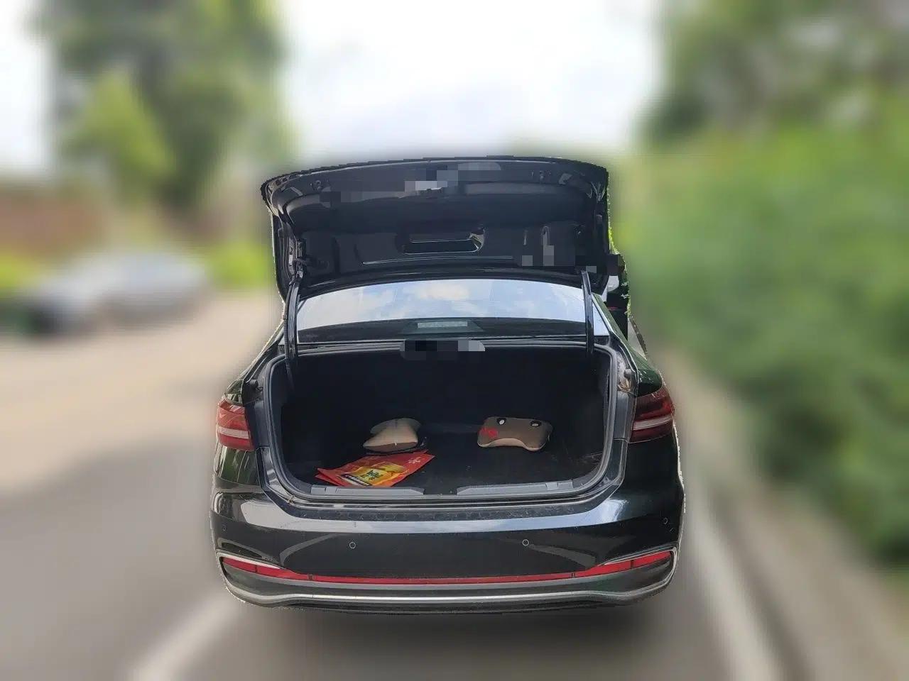 Volkswagen Lavida 2023 1.5L Automatic 5 Million Edition — миниатюра 19