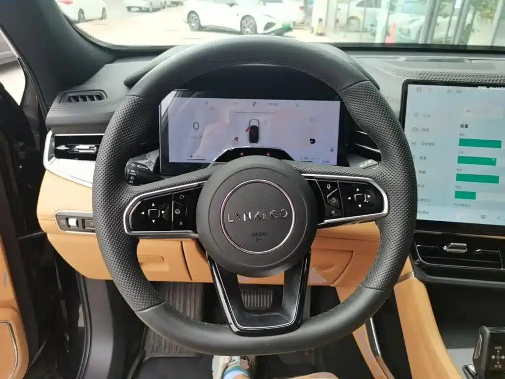 Lynk & Co 09 EM-P 2025 2.0TD EM-P AWD Max 5-seater — миниатюра 11