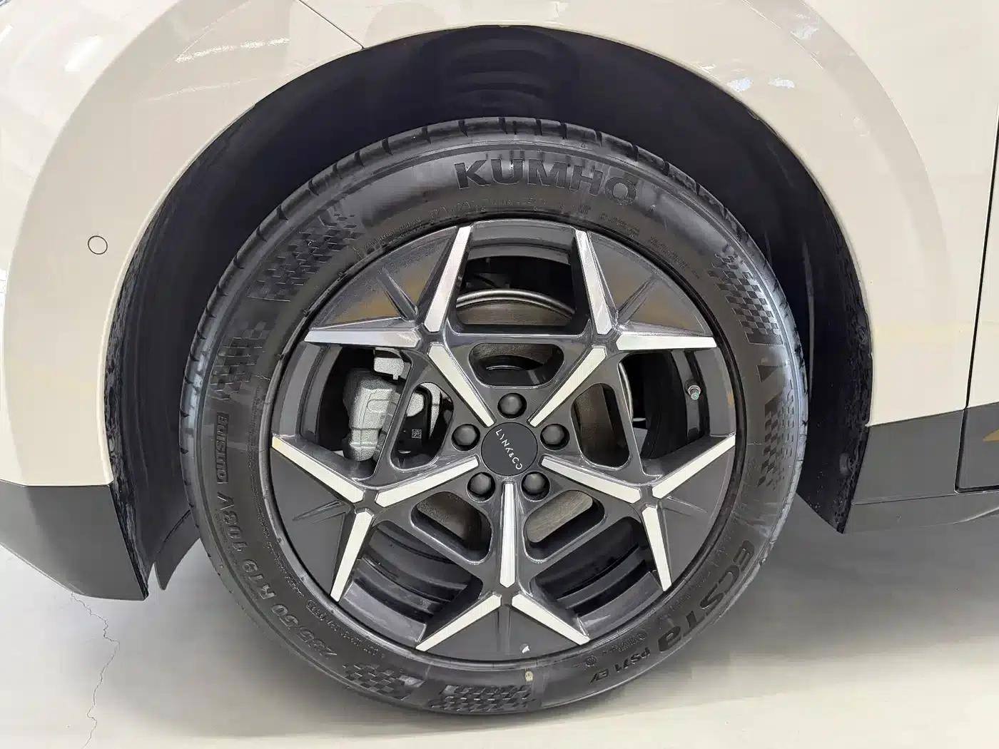 Lynk & Co Z20 2025 Model 530km RWD Pro — миниатюра 13