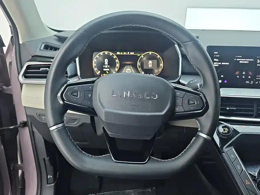 Lynk & Co 06 EM-P 2022 PHEV Shero Pink Special Edition — миниатюра 15